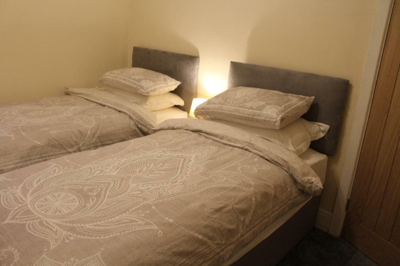 Van Apartments แคร์ฟิลลี ภายนอก รูปภาพ
