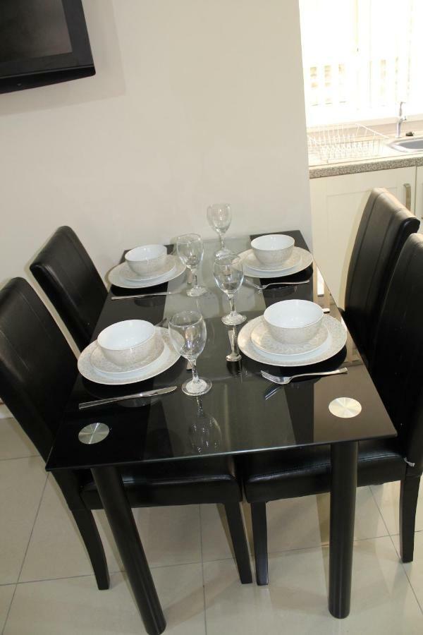 Van Apartments แคร์ฟิลลี ภายนอก รูปภาพ