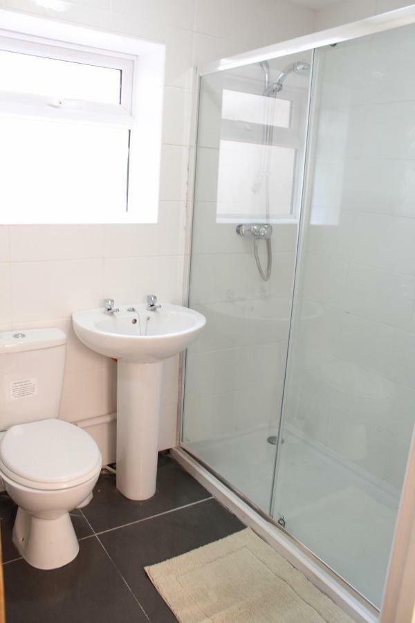 Van Apartments แคร์ฟิลลี ภายนอก รูปภาพ