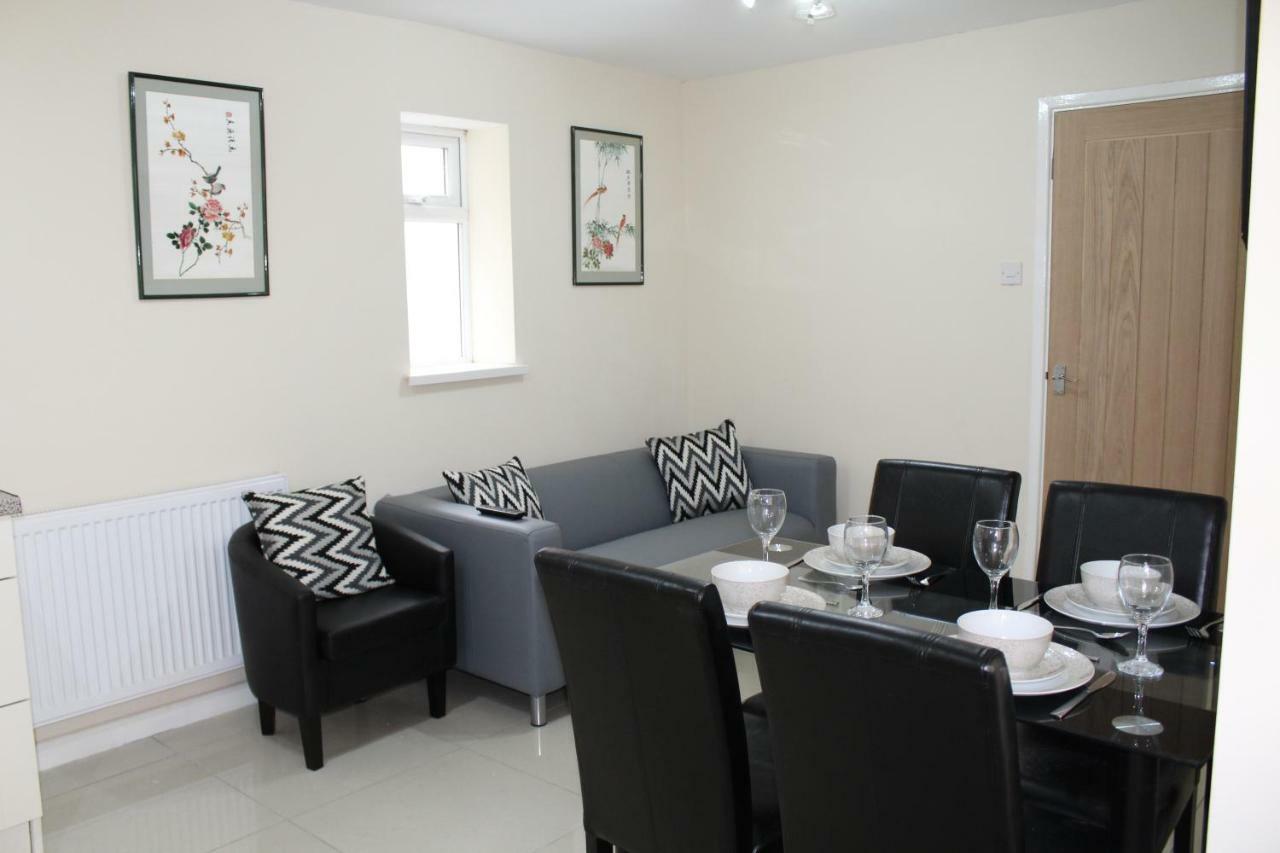 Van Apartments แคร์ฟิลลี ภายนอก รูปภาพ